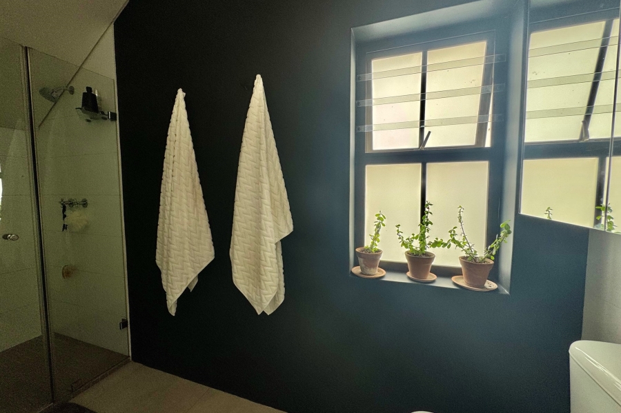 To Let 3 Bedroom Property for Rent in Graanendal Western Cape
